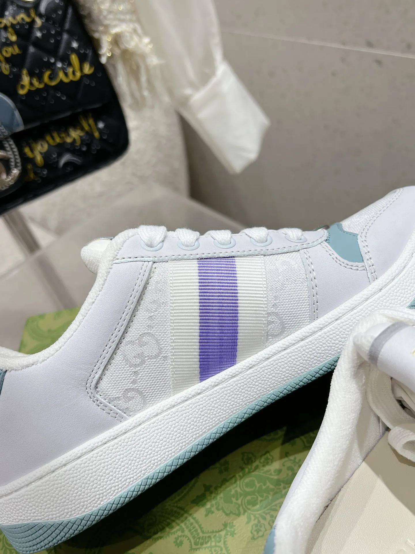 👟👟Ex-factory price 480👟👟 Long-term availability Gucci Gucci New Screener series Couple style Chubby Bread shoes Small dirty shoes Fatty Double G Casual sneakers Original purchase Development Original purchase Development Delivery counter exquisite packaging Fabric: Original imported cowhide + Double G fabric Lining: Original customized breathable terry velvet lining Sole: original molded T👟👟factory price U outsole Size: women's 35-40 / men's 39-45 (women's 34 and men's 38 can be customized)